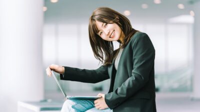 在宅ワークで収入アップ!歯科衛生士が活躍できる医療系ライター・監修の仕事ガイド